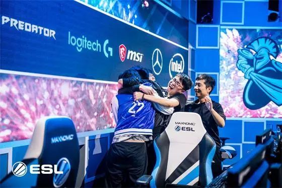 足球不仅是 足球不仅是