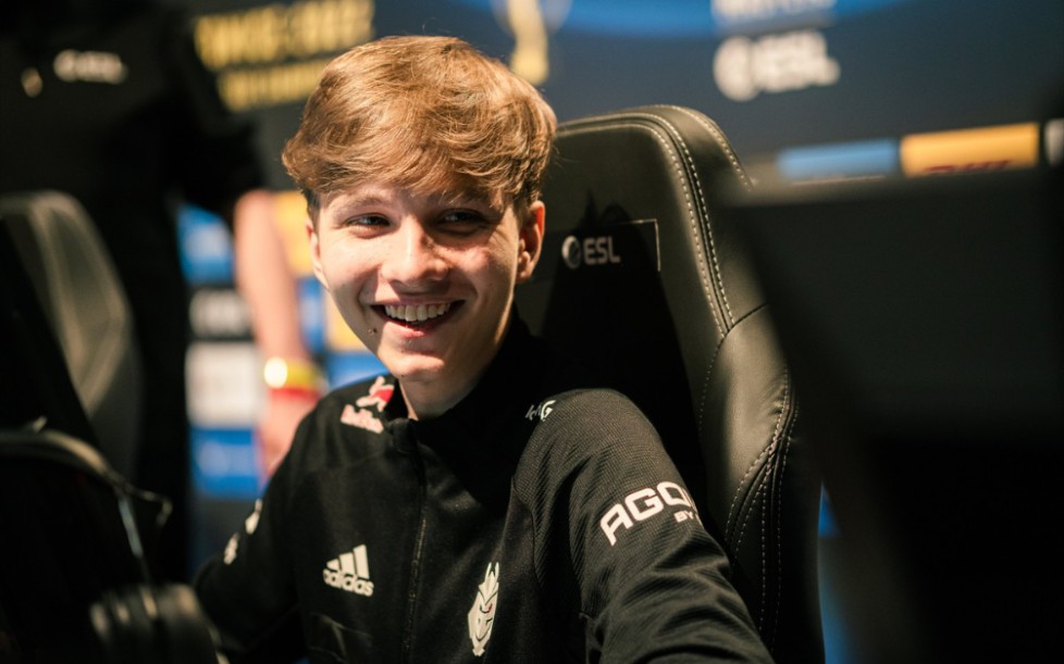 相比之下 相比之下