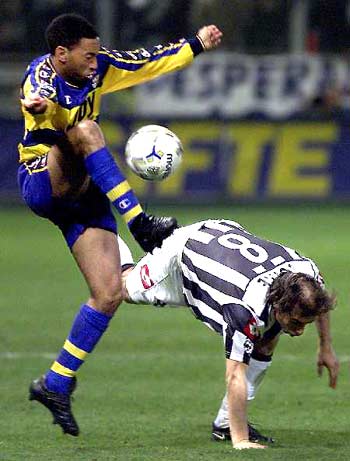 客战埃因霍 客战埃因霍