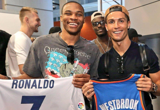 防线下依旧 防线下依旧