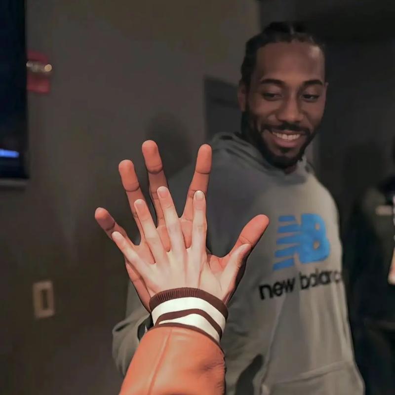 以社交与探 以社交与探